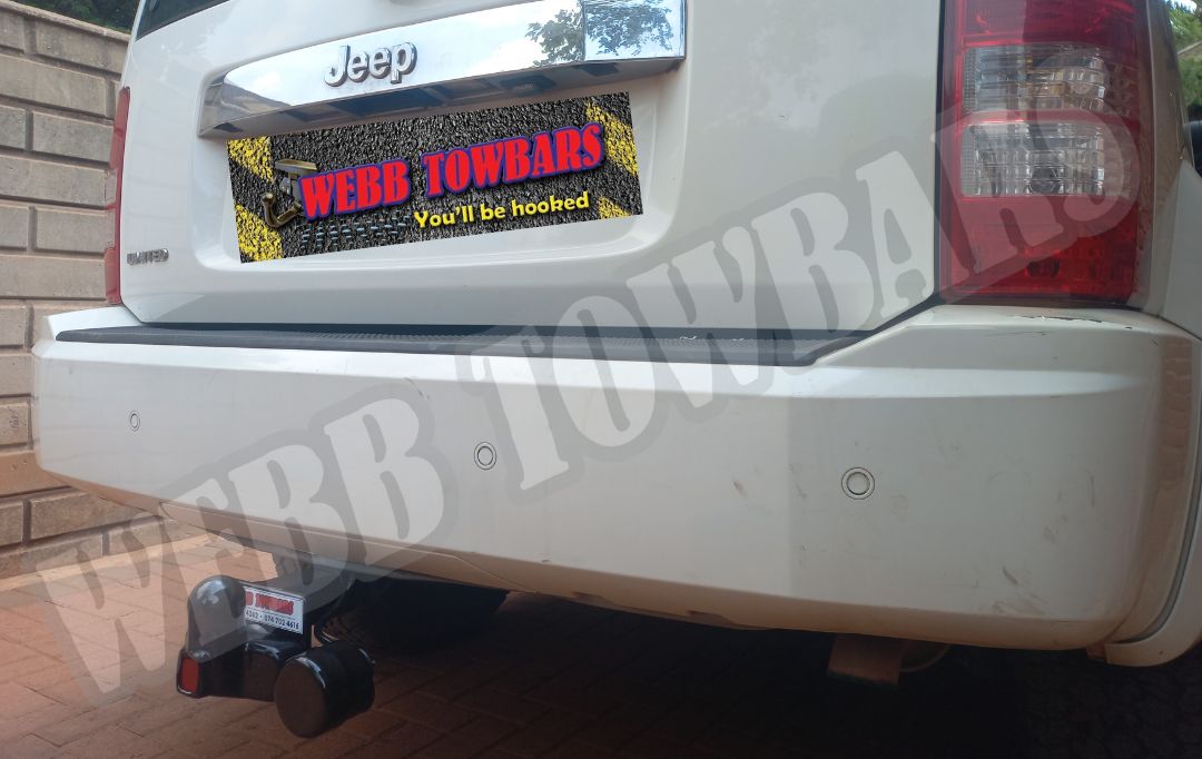 Jeep Cherokee Limited fitted with a standard towbar, expertly manufactured and installed by Webb Towbars in Gauteng, South Africa for dependable towing solutions.