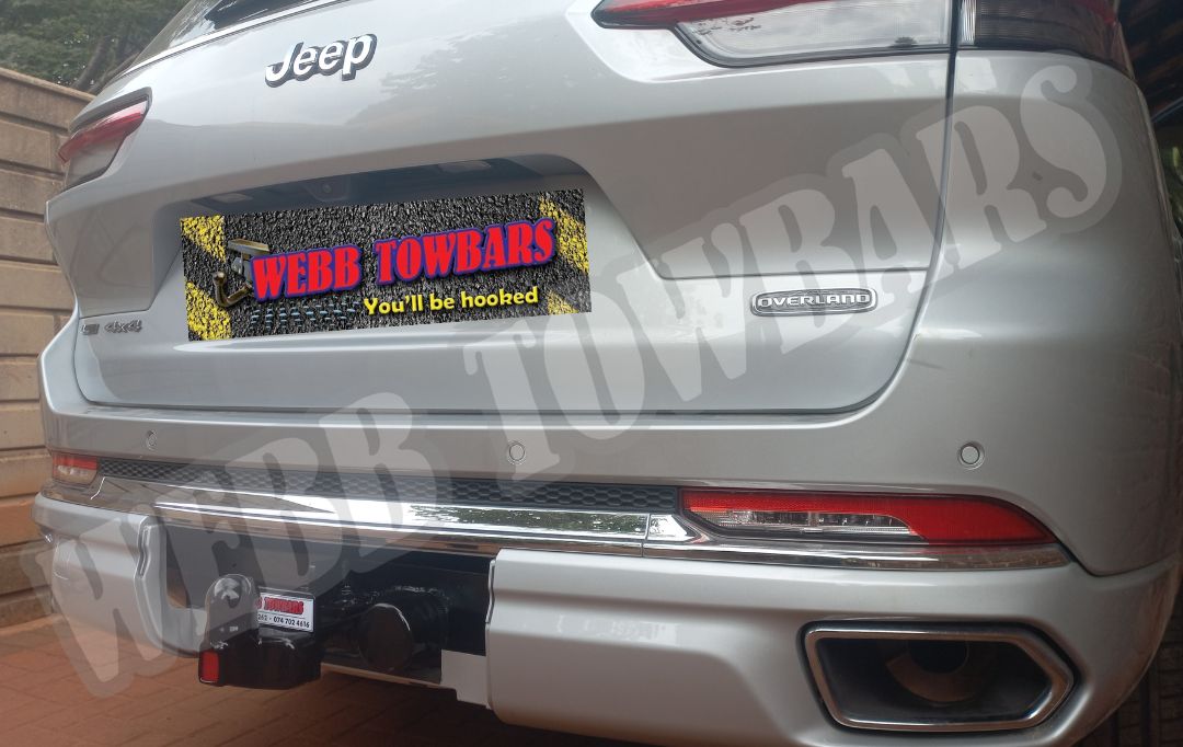 Jeep Grand Cherokee Overland fitted with custom-designed detachable towbar by Webb Towbars in Gauteng, South Africa – seamless finish with hidden plug and cover integration for a sleek, towbar-free appearance when removed.