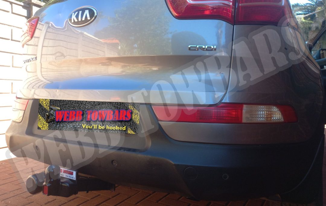 Kia Sportage fitted with a premium Standard Towbar, expertly manufactured and installed by Webb Towbars in Gauteng, South Africa.
